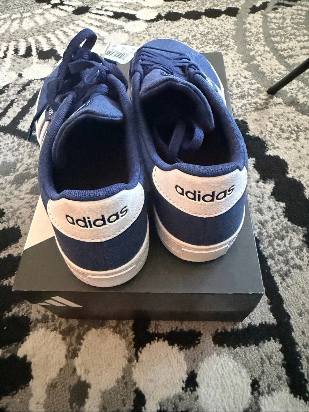 adidas Navy and White Low-Top Casual Sneakers Men 8.5